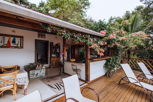 Casa em Ilhabela com vista MARAVILHOSA para o mar in Praia do Portinho