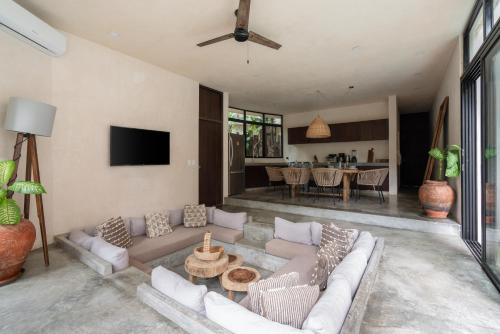 Round Luxury Villa Private Pool & Jungle rooftop 2B Room Type - Villa with Private Pool Round Luxury Villa Private Pool & Jungle rooftop 2B Room Type - Villa with Private Pool