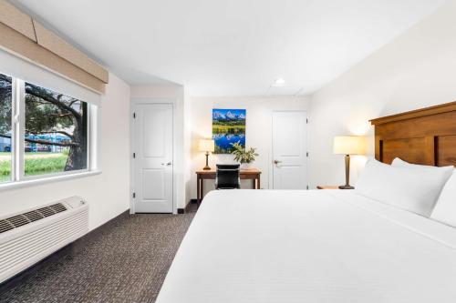 2 bedrooms, 3 beds