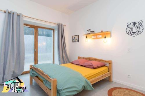 1 double bed, 1 twin bed
