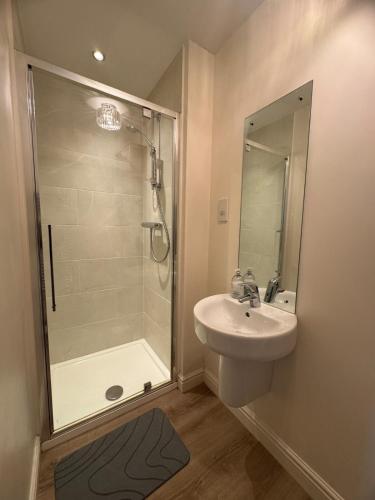 Large 3 Bed Home - Coop Live -Free parking, Manchester (fotografie 9)