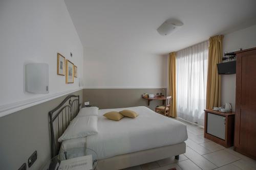 Hotel Villa Colico - image 3