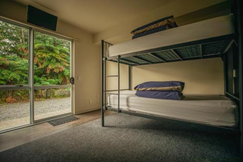 1 bunk bed