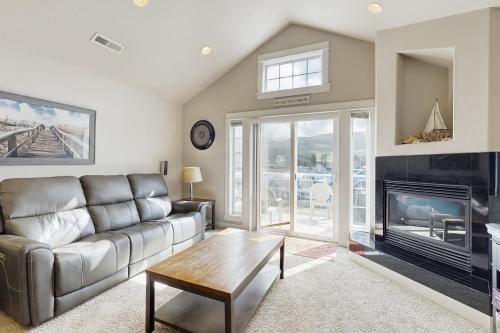 3 bedrooms, 6 beds