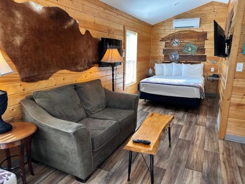 Packwood Lodge & Cabins