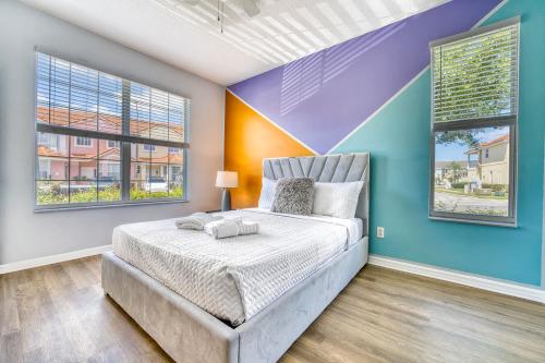 Stylish Townhome Close to Disney Parks