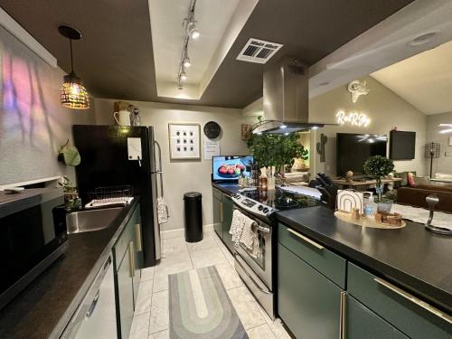 Spacious 1 BR 1 BA Family Villa in Palm Desert Country, USA