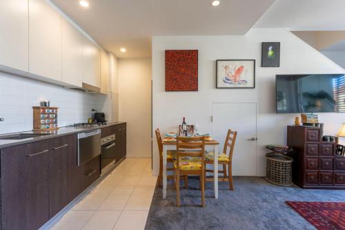 Facilities, Elegant Apartment, Heart of Newtown with Secure Parking in Newtown