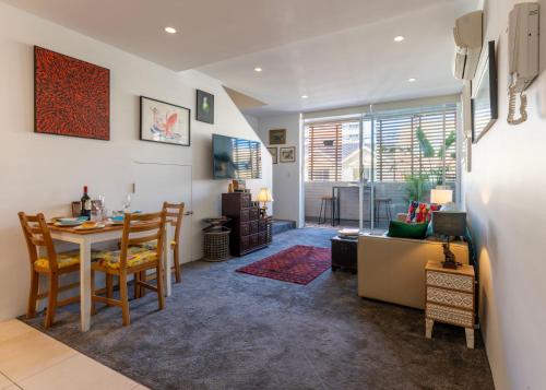 Facilities, Elegant Apartment, Heart of Newtown with Secure Parking in Newtown