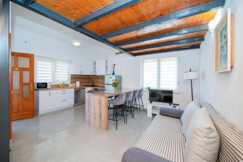 Two-Bedroom Apartment room in Apartments with parking space Zadar - 22871