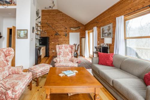 Létesítmények, The Timber Nook at the Rustic Retreat in Nashville (IN)