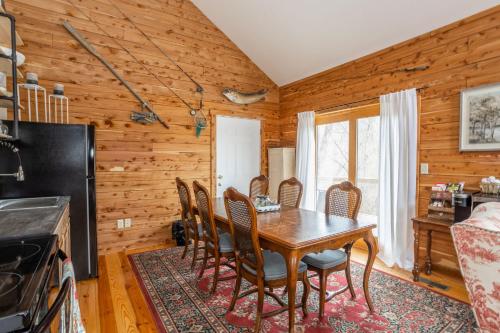 Létesítmények, The Timber Nook at the Rustic Retreat in Nashville (IN)