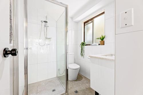 Sandy Shores Unit 5, 150m Flat walk to Beach