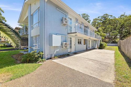 Sandy Shores Unit 5, 150m Flat walk to Beach