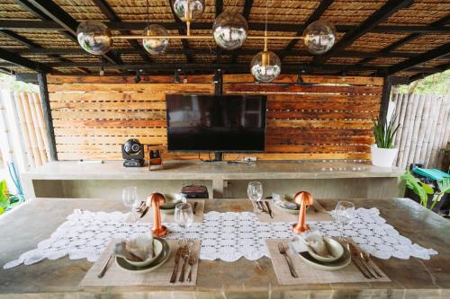 Bichi Morii - A Cozy Getaway Near the Beach in Bucana