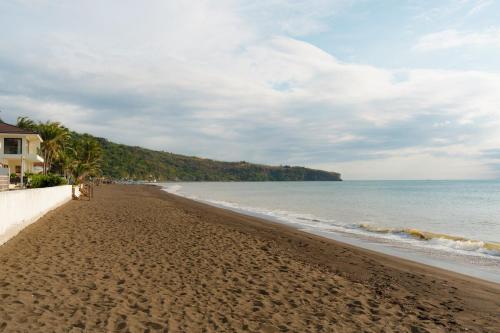 Bichi Morii - A Cozy Getaway Near the Beach in Bucana