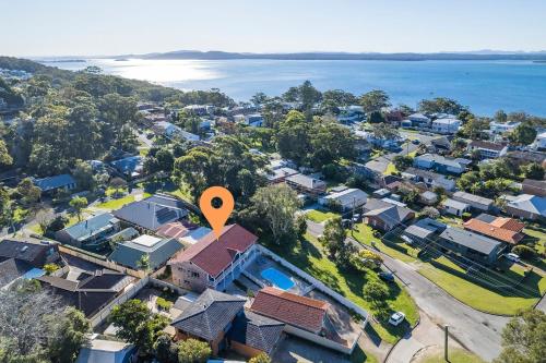 Pet friendly 24 Irawari Crescent - pool, air con, boat parking, Nelson Bay