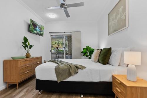 Cozy 3-Bedroom Oasis with Pool Access in Cairns - image 4