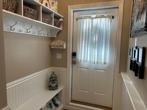 The Hive - Unique Themed Getaway in บิลเลริกา (MA)