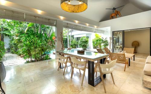 Three-Bedroom Villa image 8