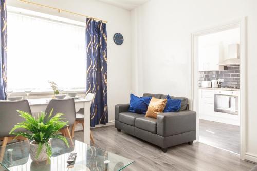 4BR Sleeps 10 - Football - Concert - Contractor - Anfield, Liverpool (photo 8)
