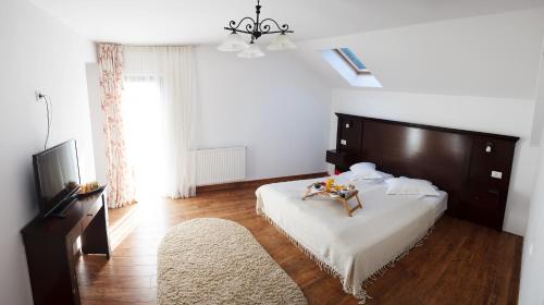 Pension Perla Bucovinei - image 12