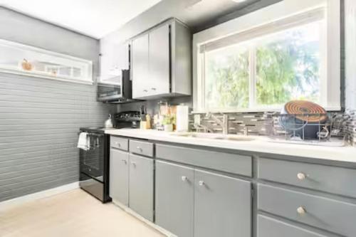 Tranquil Gem in Renton minutes from Seattle