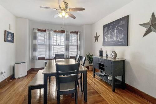 Grove Place Beach Bungalow in West Haven (CT)