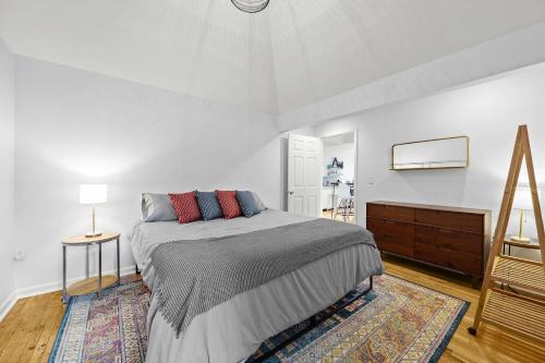 Cozy 2BR Near Bourbon Trail + Backyard Access - image 4