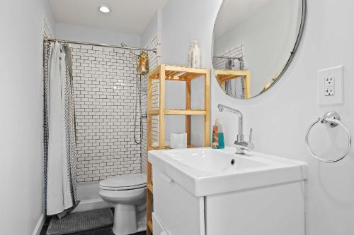 Cozy 2BR Near Bourbon Trail + Backyard Access - image 3