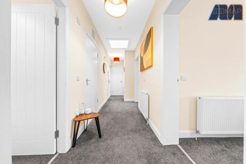 4 Bed Flat With Parking Sleeps 8 in Fife in Buckhaven