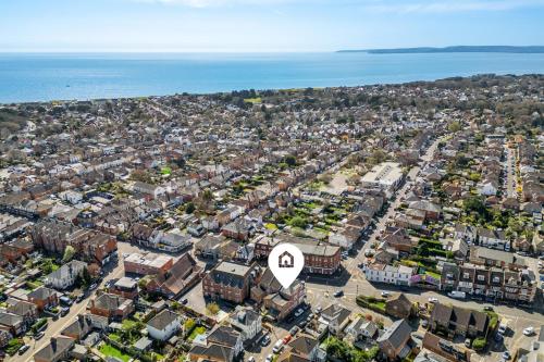 Beachside Maisonette Southbourne in Boscombe East