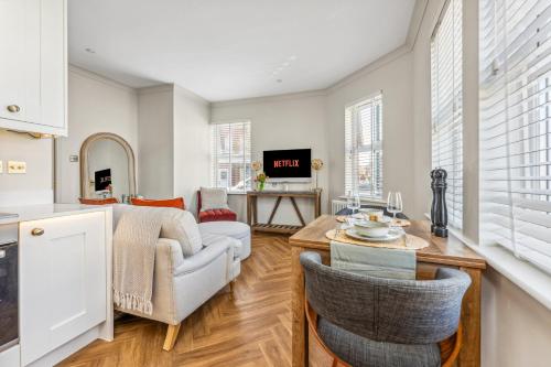 Beachside Maisonette Southbourne in Boscombe East