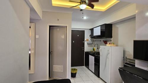 Jarrdin Apartemen 2br Poolview C19 By Nemui Room - Bandung