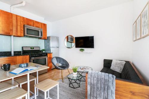 Apartment room in 102-1A Best Value 2BR Apt Near Central Park