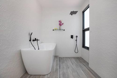 Trendy & New 19m Oxygen Pool Villa Sunset Garden 10 in Rawai, Ban Saiyuan (1) (foto 6)