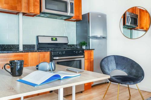 102-1A Best Value 2BR Apt Near Central Park, New York (photo 7)