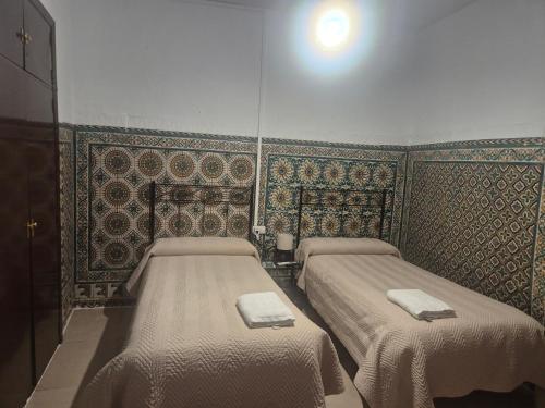 Double or Twin Room with Shared Bathroom