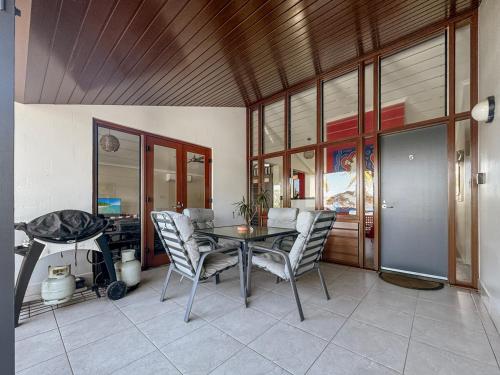 Wongalinga Beachfront Apt 5 in Wongaling Beach