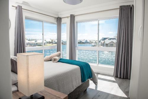 33 Kingston Place, Marina Martinique, Джеффрис-Бей