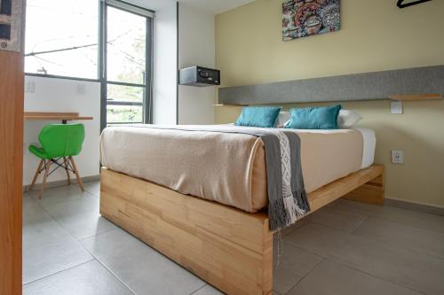 Deluxe Double Room image 10