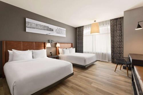 1 queen bed