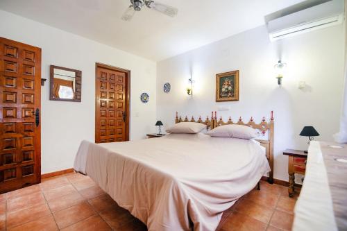 Villa Leones - privacy - by Holiday Rentals Villamar - image 2