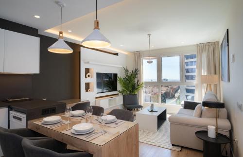 Sky View Design and relax top view with free parking, Málaga