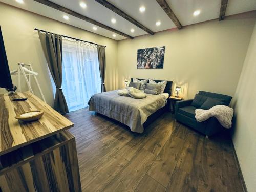 Ferienhaus MILA - Pool, Sauna, Whirlwanne, 5000qm Privatgelände mit Bolzplatz (Ferienhaus MILA - Pool, Sauna, Whirlwanne, 5000qm Privatgelande mit Bolzplatz) in Dolgen am See