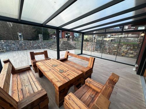 Skats, Ferienhaus MILA - Pool, Sauna, Whirlwanne, 5000qm Privatgelände mit Bolzplatz (Ferienhaus MILA - Pool, Sauna, Whirlwanne, 5000qm Privatgelande mit Bolzplatz) in Dolgen am See