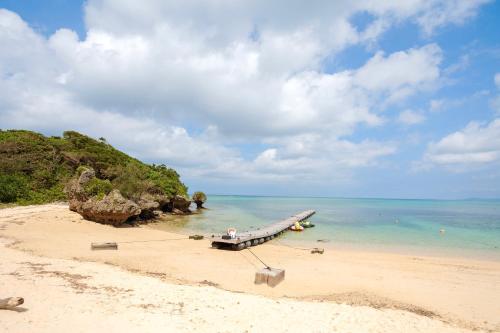 シートピア恩納村 徒歩3分でビーチへ 6名宿泊可能 空港直通バス停目前で便利 シートピア恩納村 徒歩3分でビーチへ 6名宿泊可能 空港直通バス停目前で便利