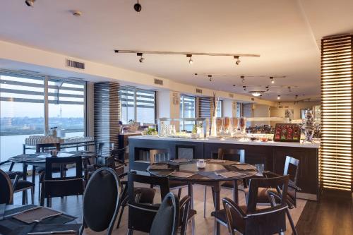 Occidental Aran Park - image 7