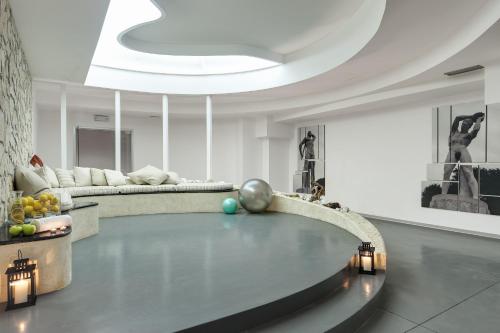 Occidental Aran Park - image 4