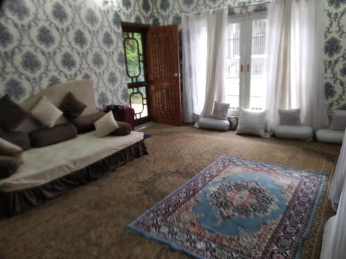 Kashmir Villa